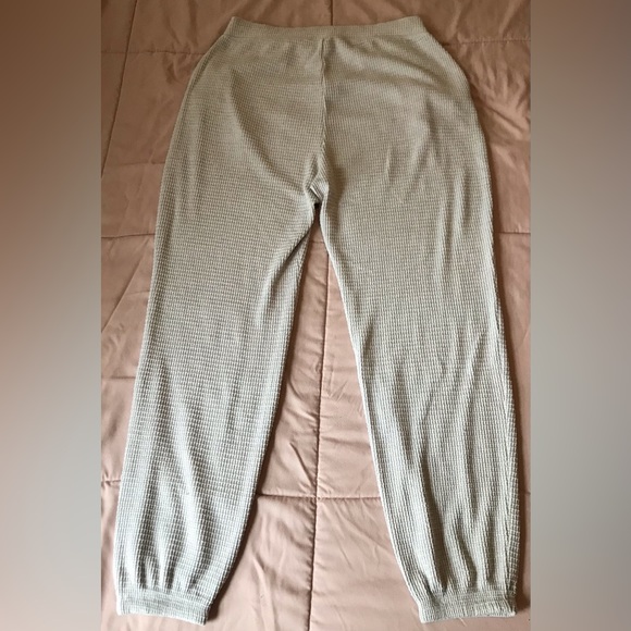 NWOT Gilly Hicks Cashmere-like Heather Grey Waffle Knit Jogger Pants - M - Picture 9 of 9